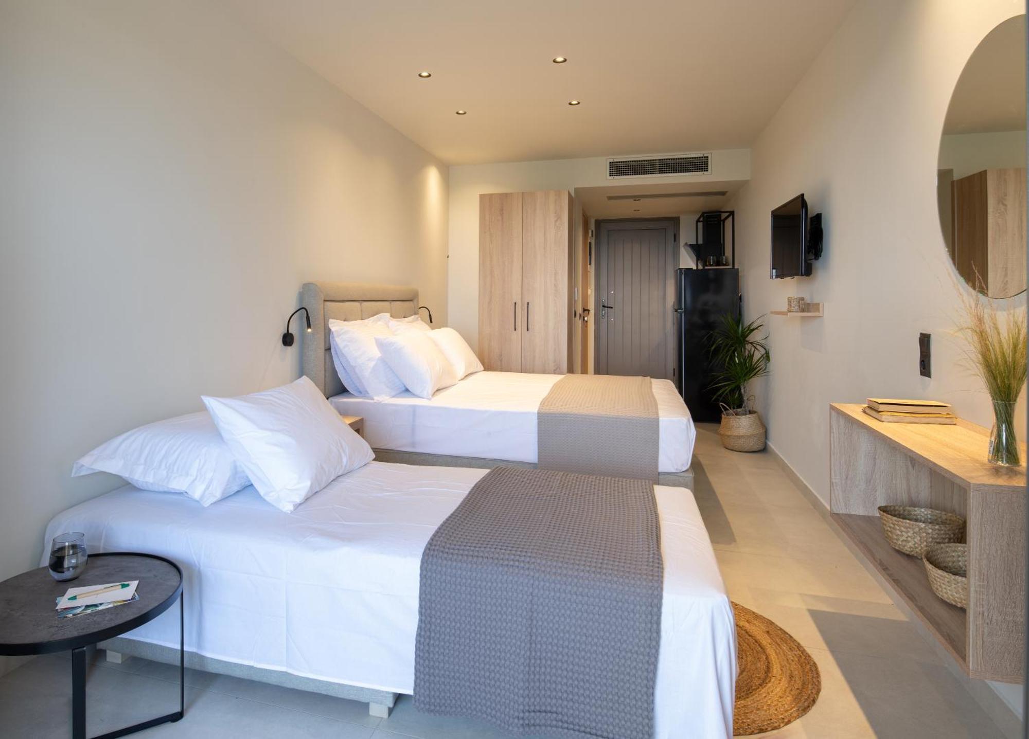 Melian Suites Nikiti  Rum bild